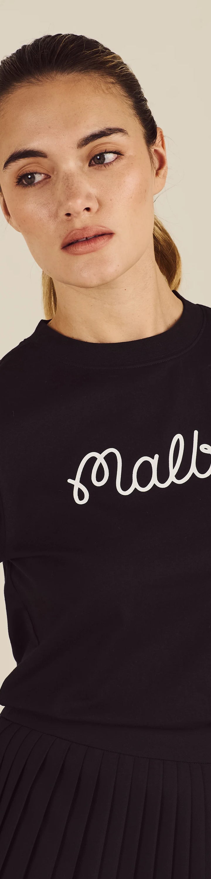 COSETTE SCRIPT TEE