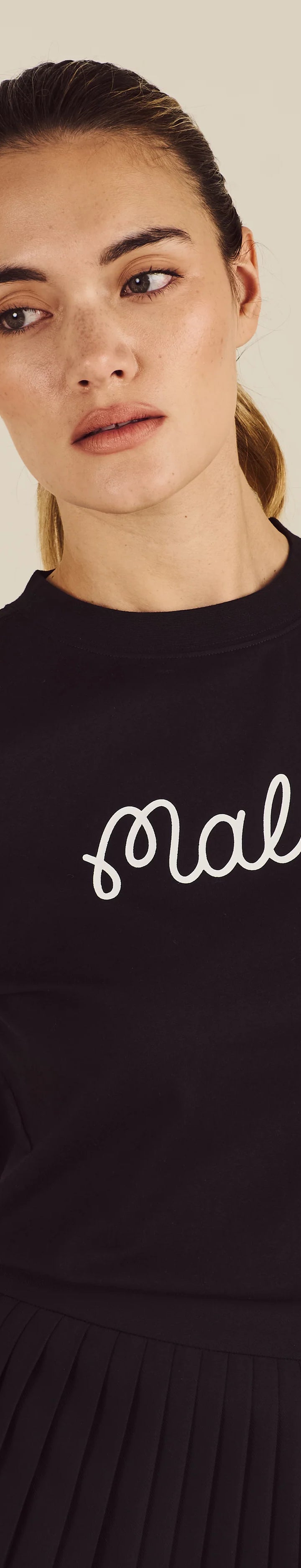 COSETTE SCRIPT TEE